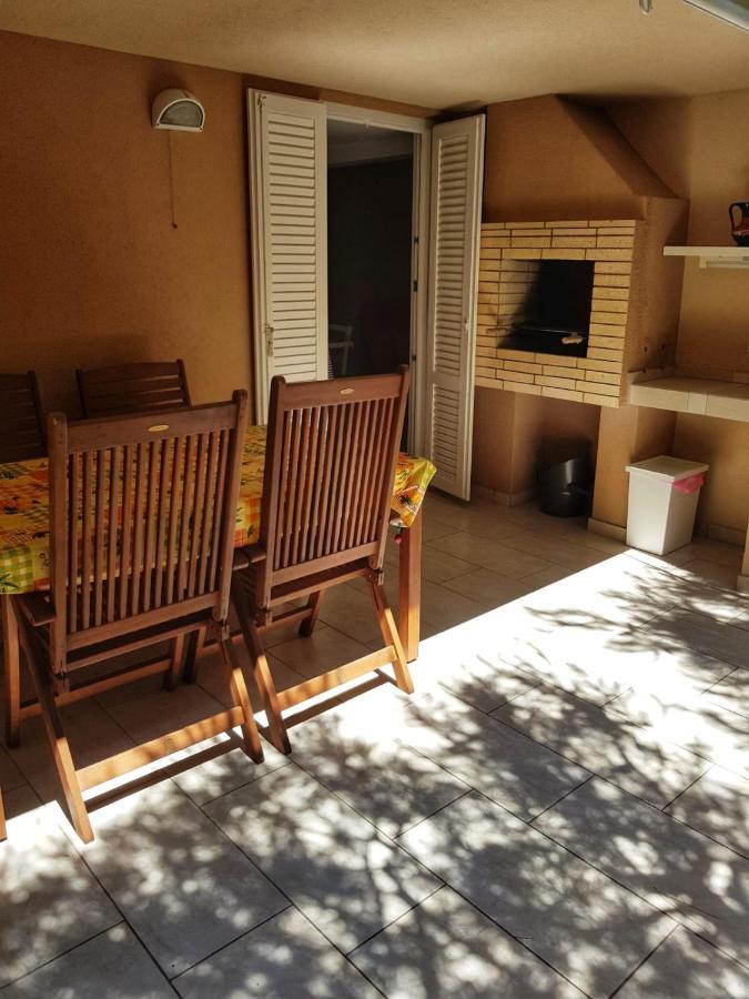 Apartmani Vrancic Mandre Exterior photo